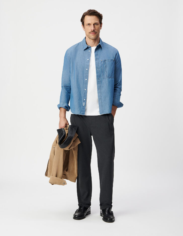 Blaues Chambray-Hemd f&uuml;r Herren mit asymmetrischer Tasche-2