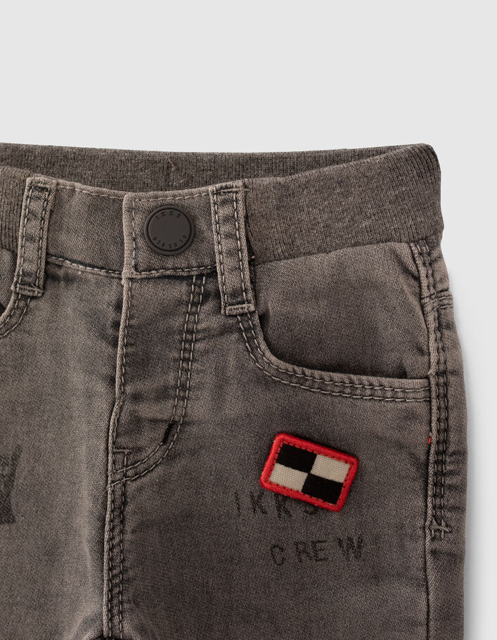 Graue Jeans mit Print und Patch für Babyjungen - IKKS