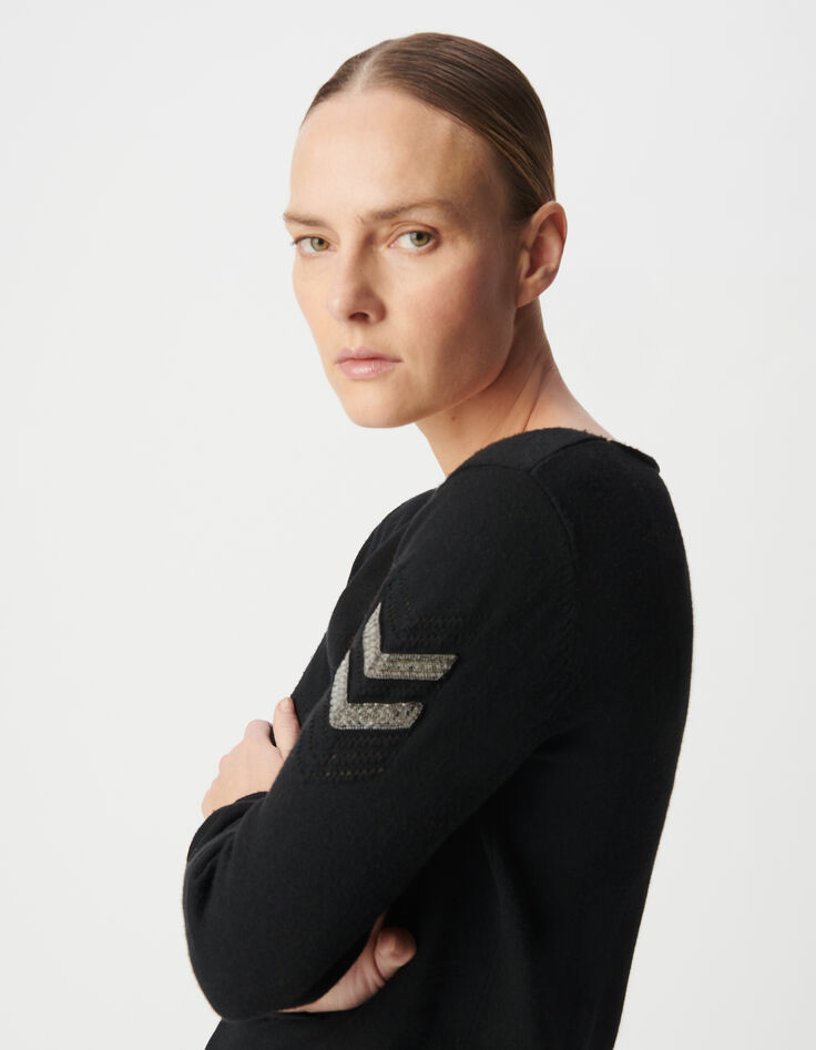 Pull maille tricot noir bijoux esprit militaire femme-5