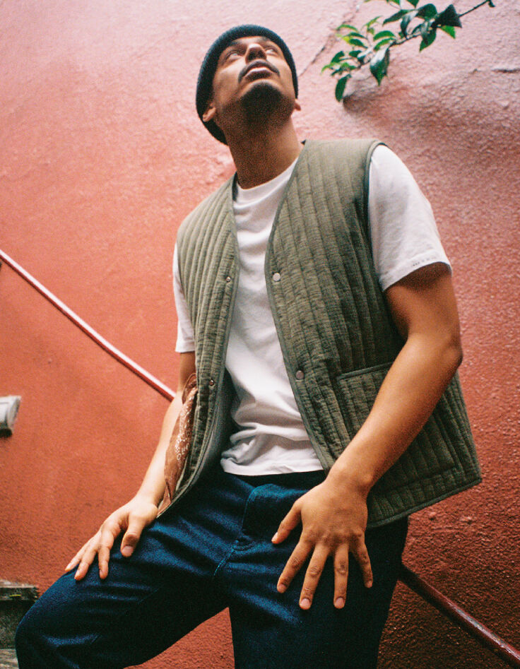 Men's khaki quilted sleeveless vest-1