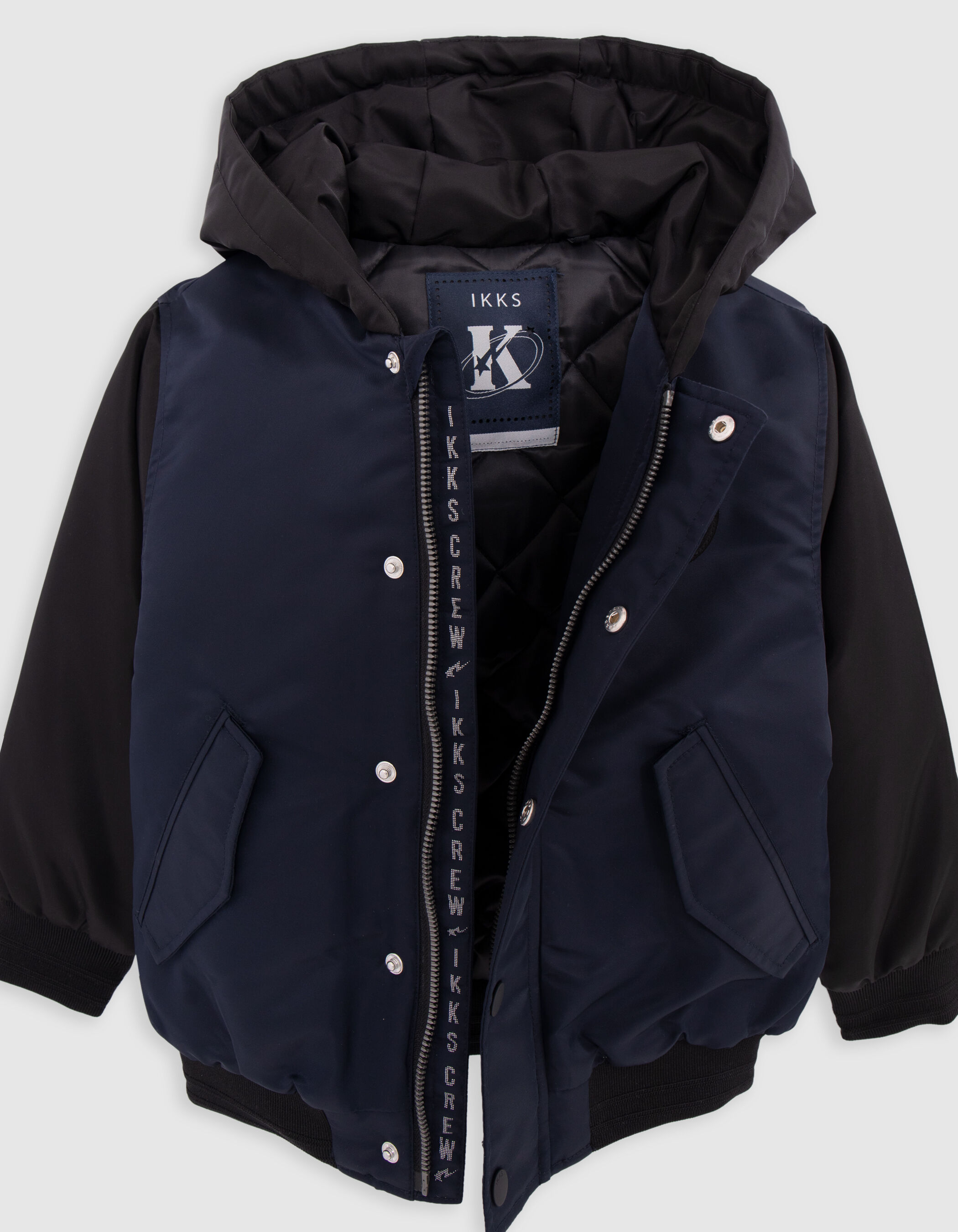 Blouson marine capuche et manches noires garcon IKKS