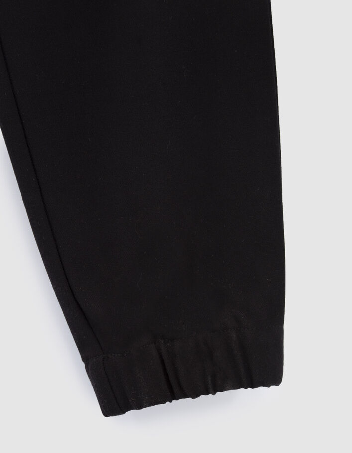 Schwarze Jungencargohose im Jogginglook-4