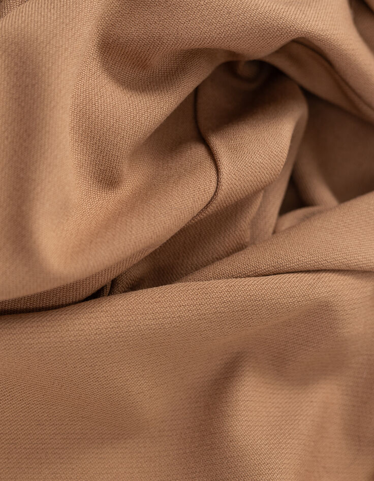 Mujer pantalón recto camel metalizado-8