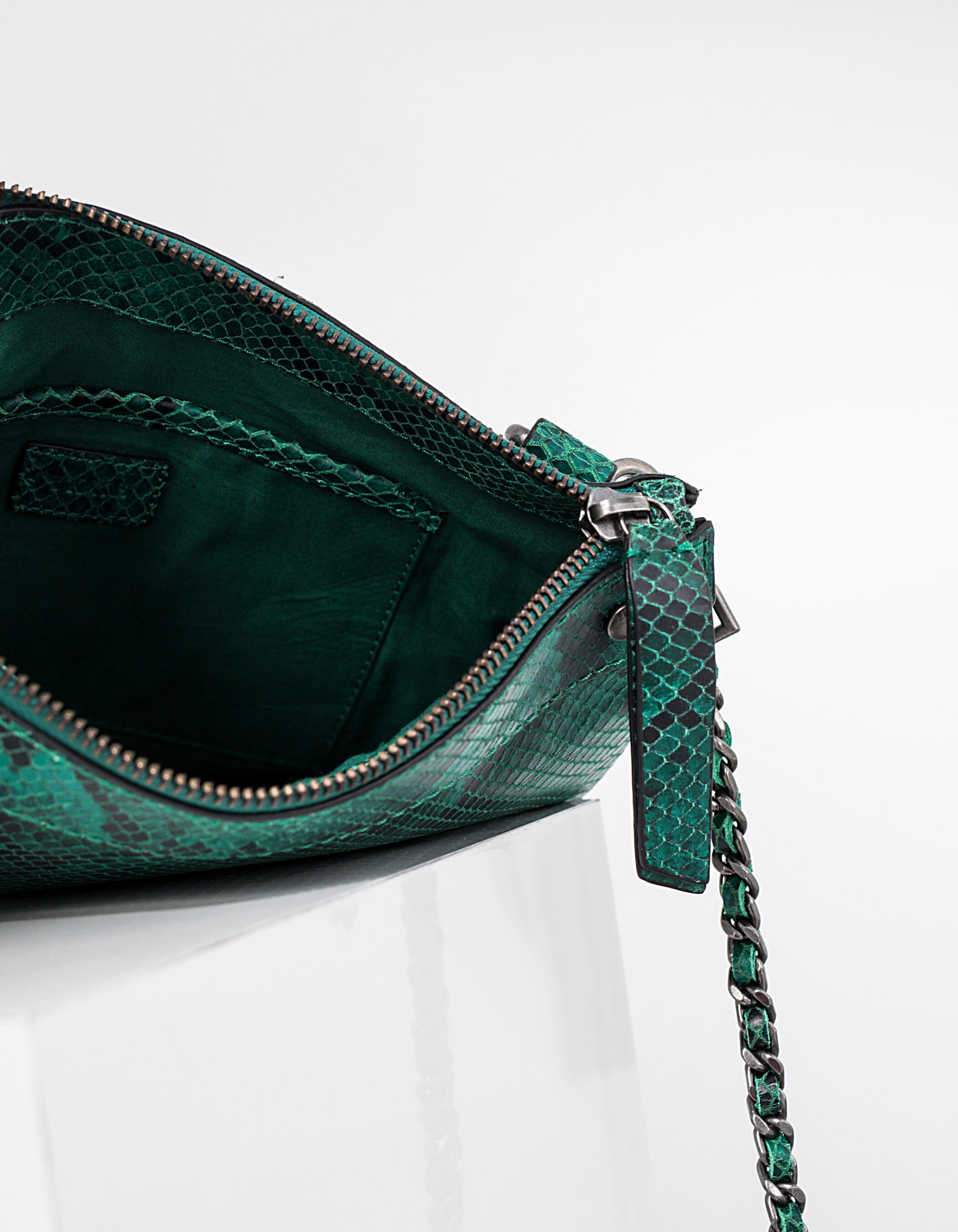 Sac double pochette Reporter cuir vert effet serpent femme