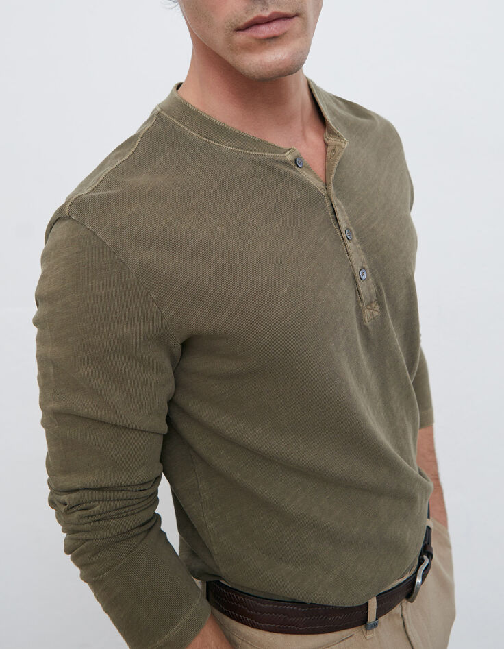 Hellkhaki Herrenshirt mit Tunikakragen-5
