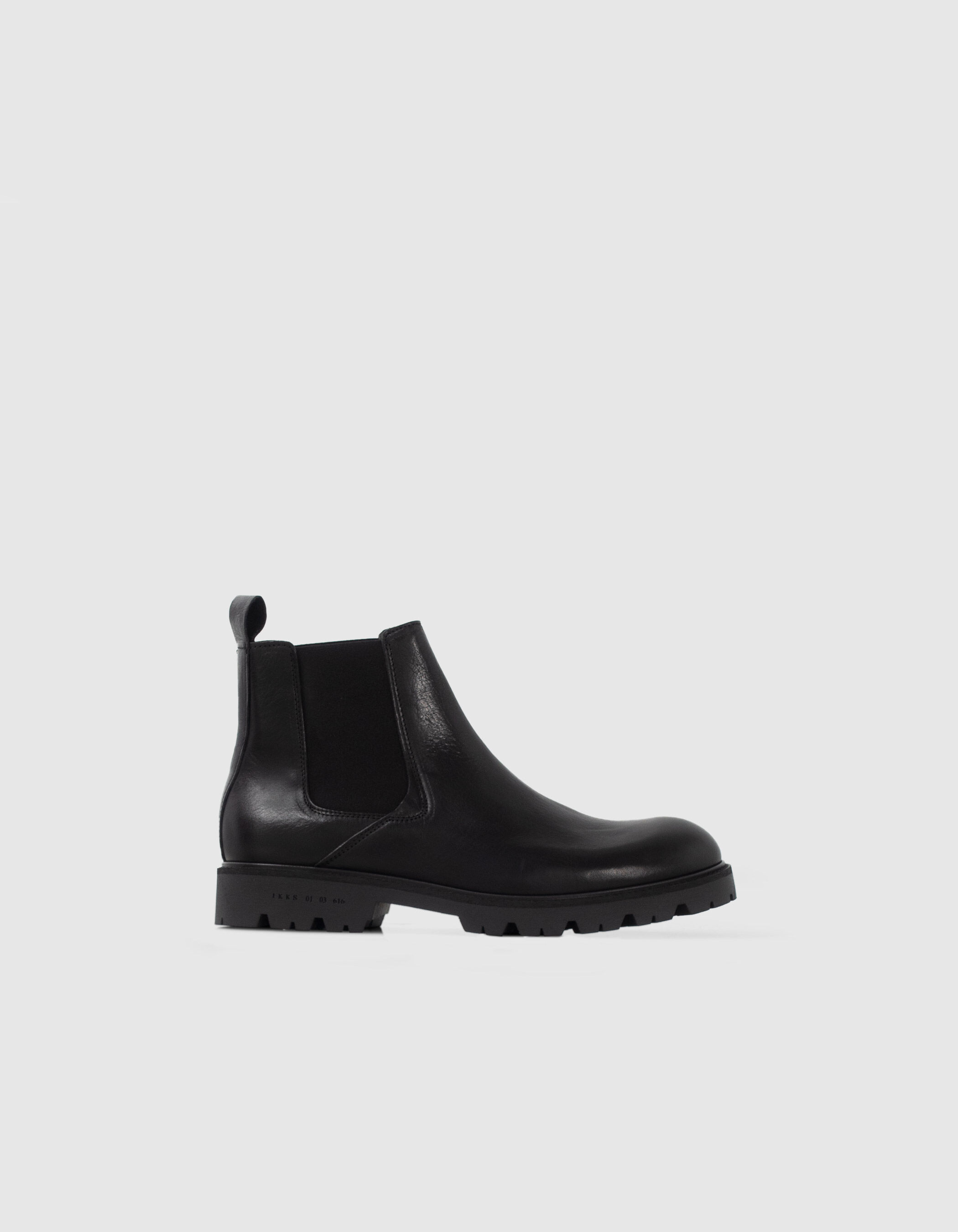 Men s black leather lugged sole Chelsea boots IKKS