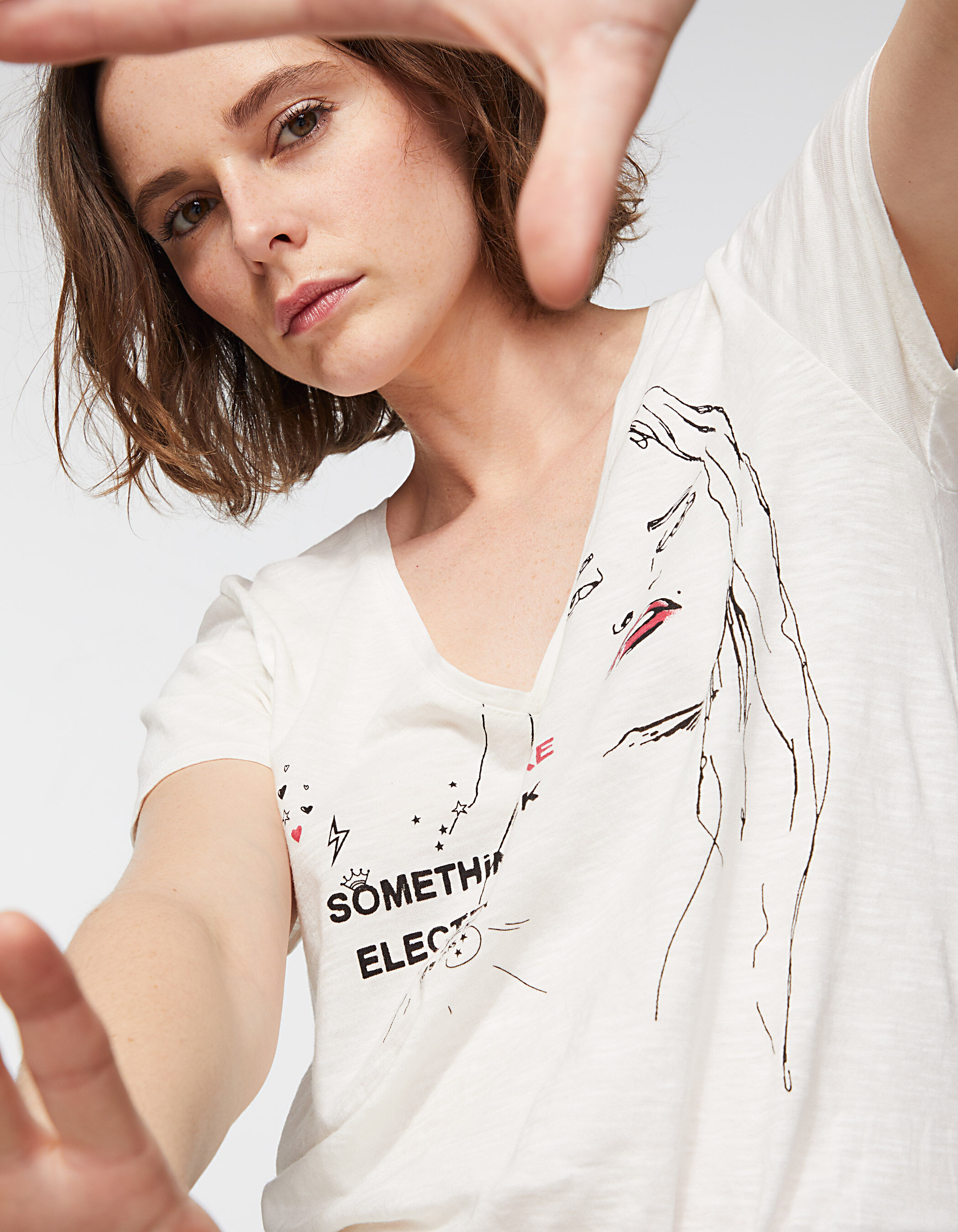 T shirt rock femme col v clearance