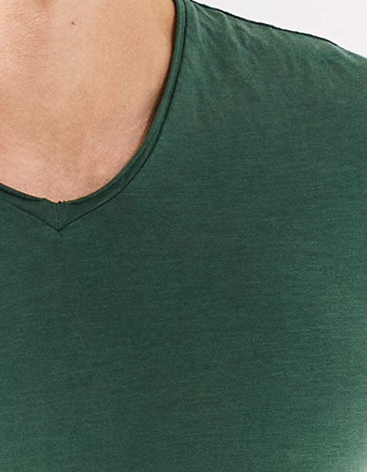Herren-T-Shirt L'Essentiel mit V-Ausschnitt in Grün-3 Herren-T-Shirt L'Essentiel mit V-Ausschnitt in Grün-3