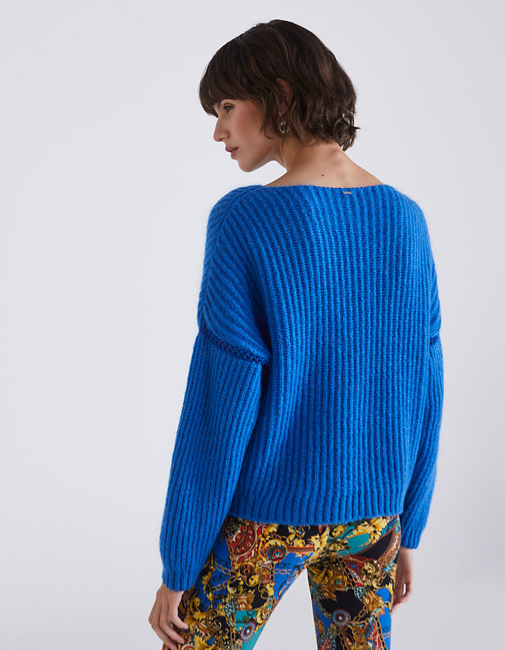 Pull col V en laine mousseuse coloris bleu femme-3
