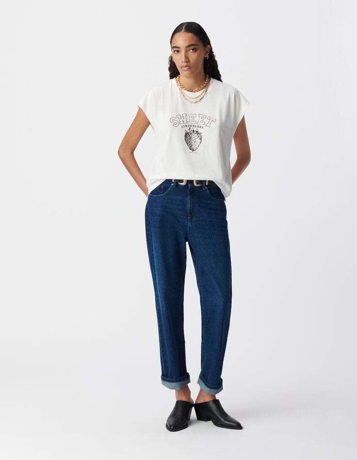 White short-sleeved T-shirt, strawberry image-1 White short-sleeved T-shirt, strawberry image-1
