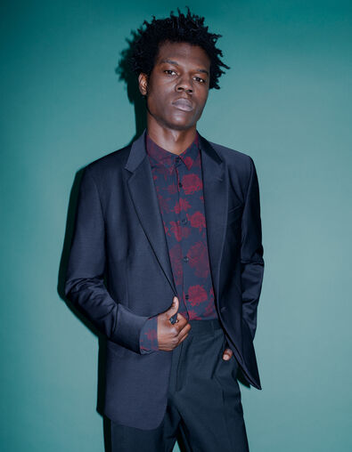 Camisa SLIM negra de hombre con estampado de rosas rojas - IKKS