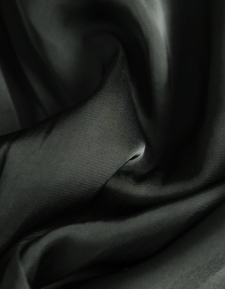 Schwarzes Damensatin-Top mit kurzen Ärmeln, Smocks-6 Schwarzes Damensatin-Top mit kurzen Ärmeln, Smocks-6