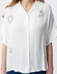 Chemise blanche froissée dessins cloutés Femme-4