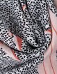 Foulard carré noir imprimé graphique fille-5