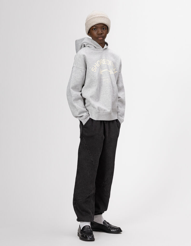 Sudadera capucha gris mensaje flocado terciopelo niño-2