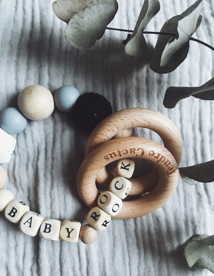 TENDRE CACTUS grey wooden rattle and soft colours-1