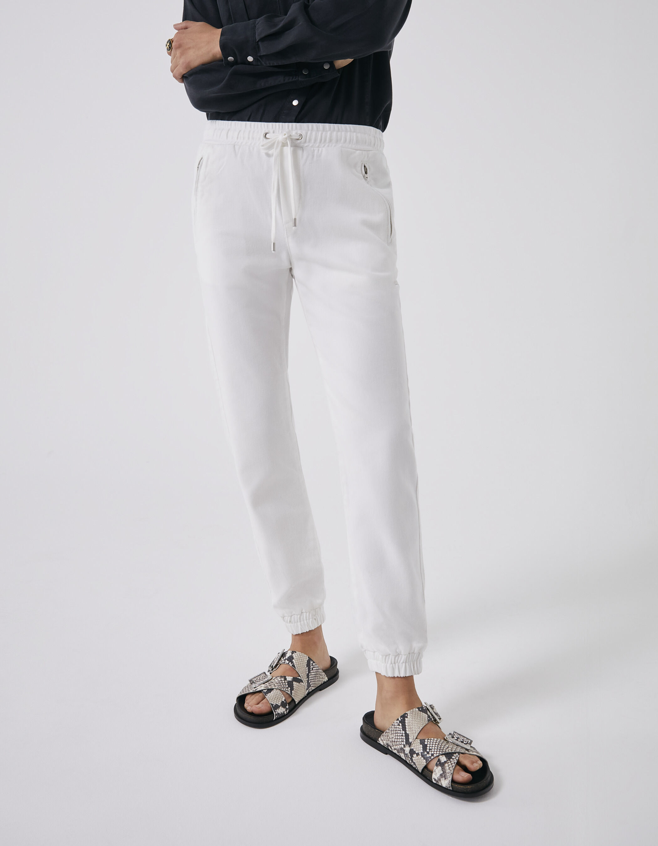 Women s off white jogger style 7 8 straight jeans IKKS