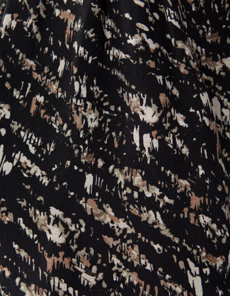 Falda corta fluida negra estampado carboncillo mujer-6