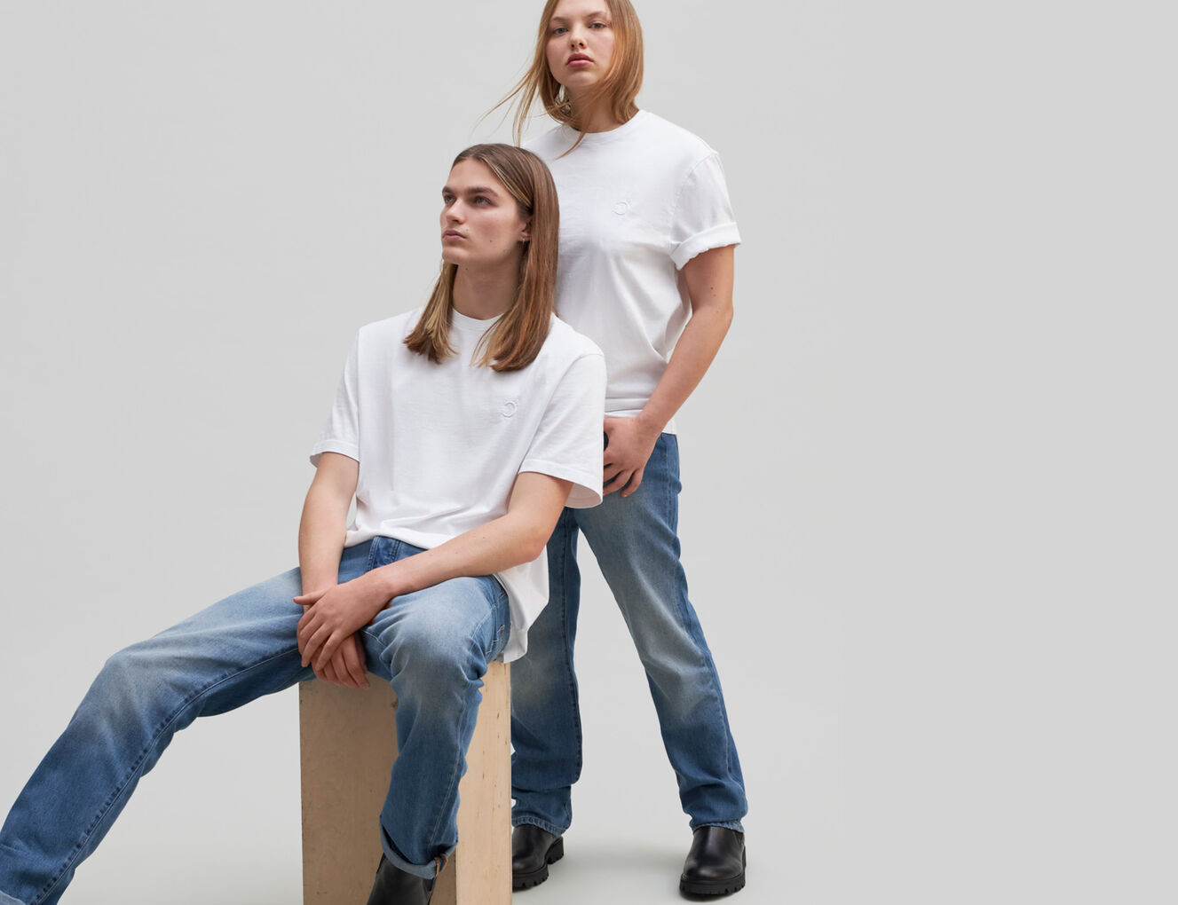Gender Free-Wit T-shirt biokatoen geborduurd Uniseks - IKKS-1