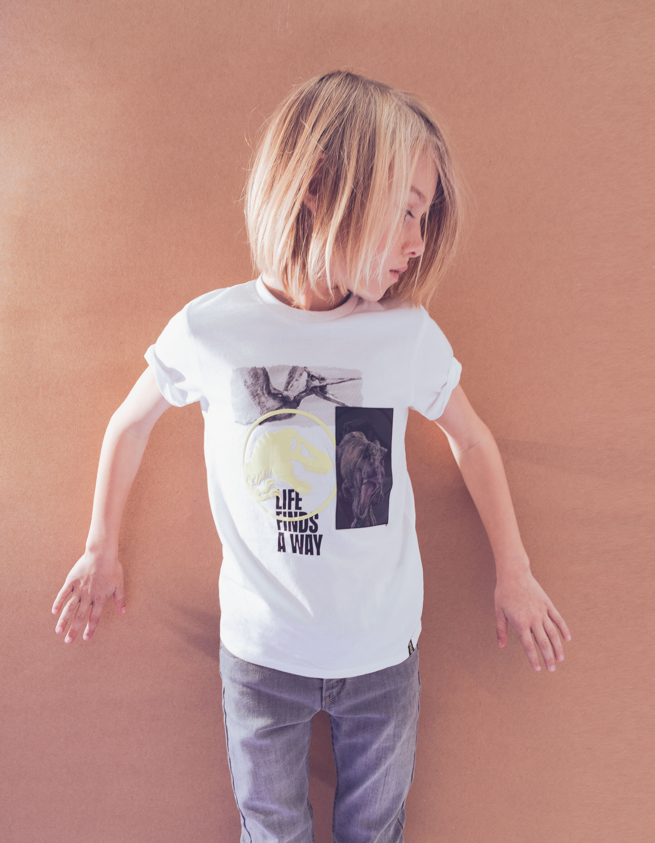 Camiseta blanca diseno lenticular JURASSIC WORLD nino IKKS