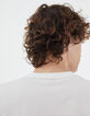 Camiseta blanco roto IKKS BETTER con letras azules-5