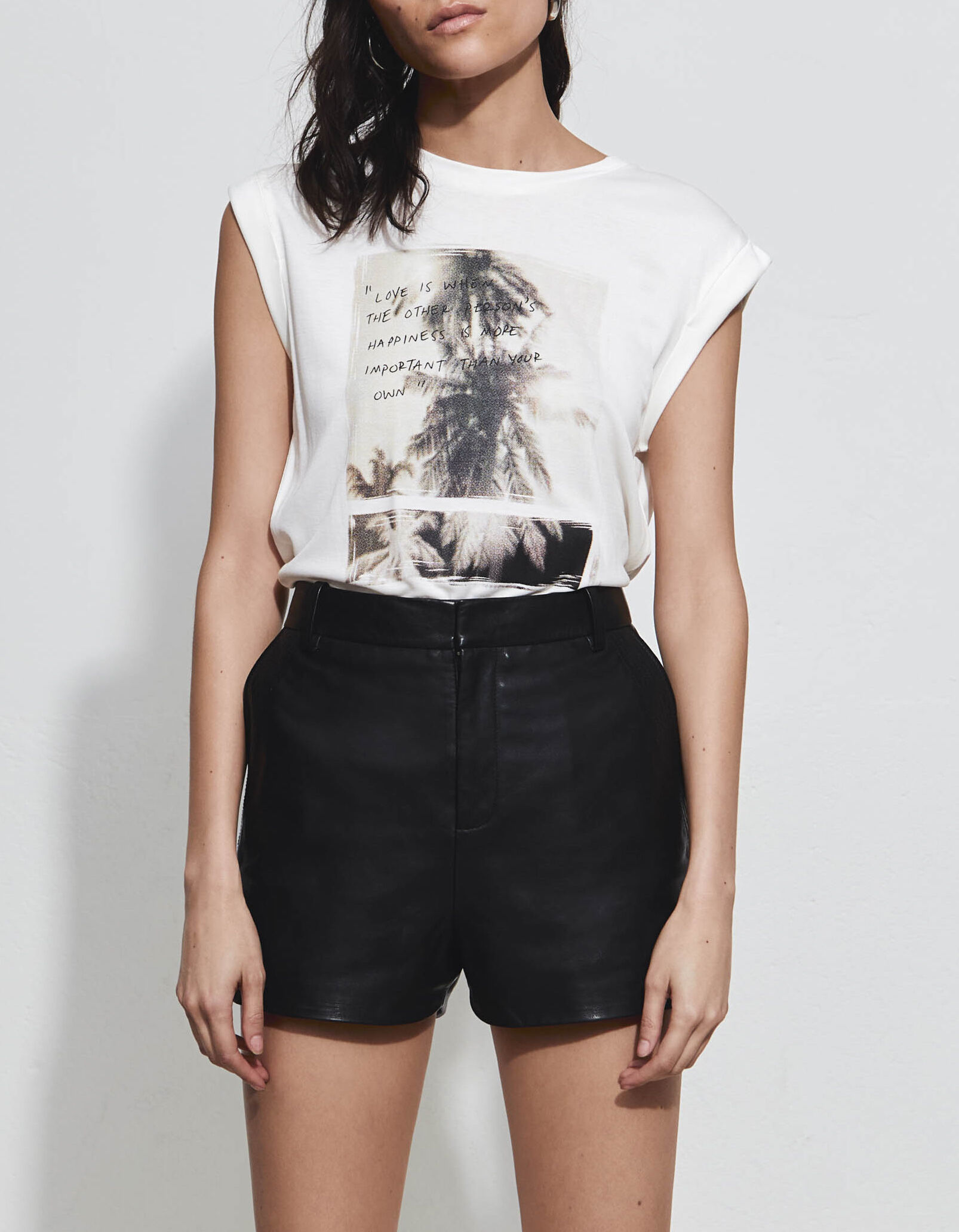 Pure Edition Women s black leather topstitched shorts