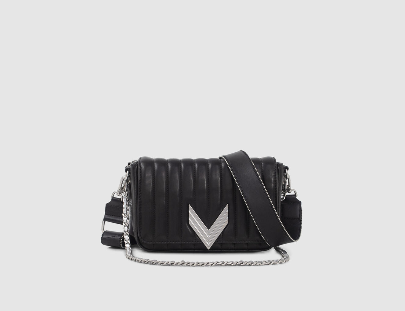 111 MADISON AVENUE negro charol acolchado mujer-1