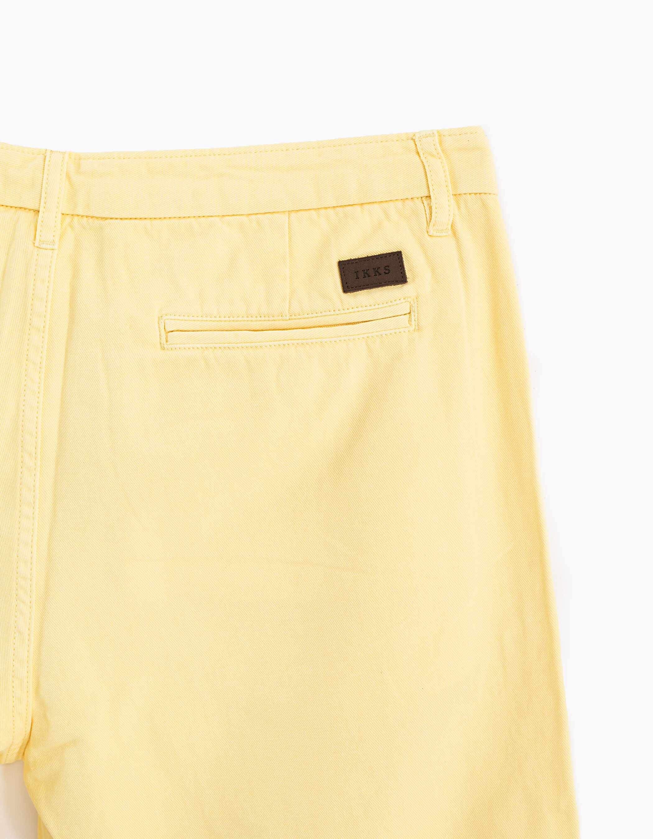 Bermudas amarillas discount