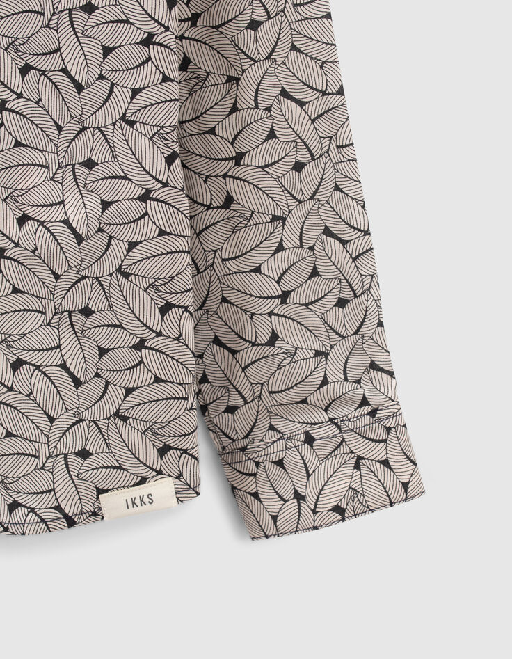 Camisa negra diseño hojas niño-5