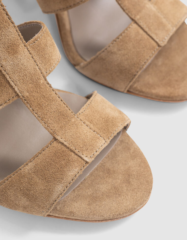 Beige suède damessandalen met hak met studs-4