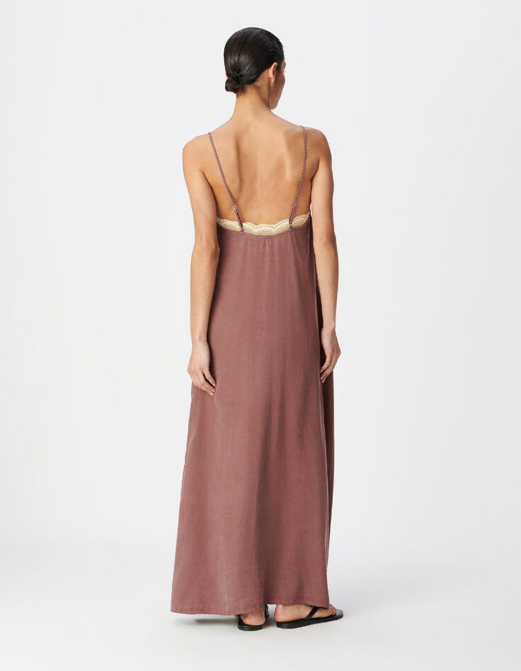 Mujer vestido largo burdeos con detalle de puntilla y tirantes finos-2