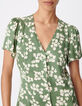 Robe courte vert satin&eacute; imprim&eacute; feuilles Femme-4
