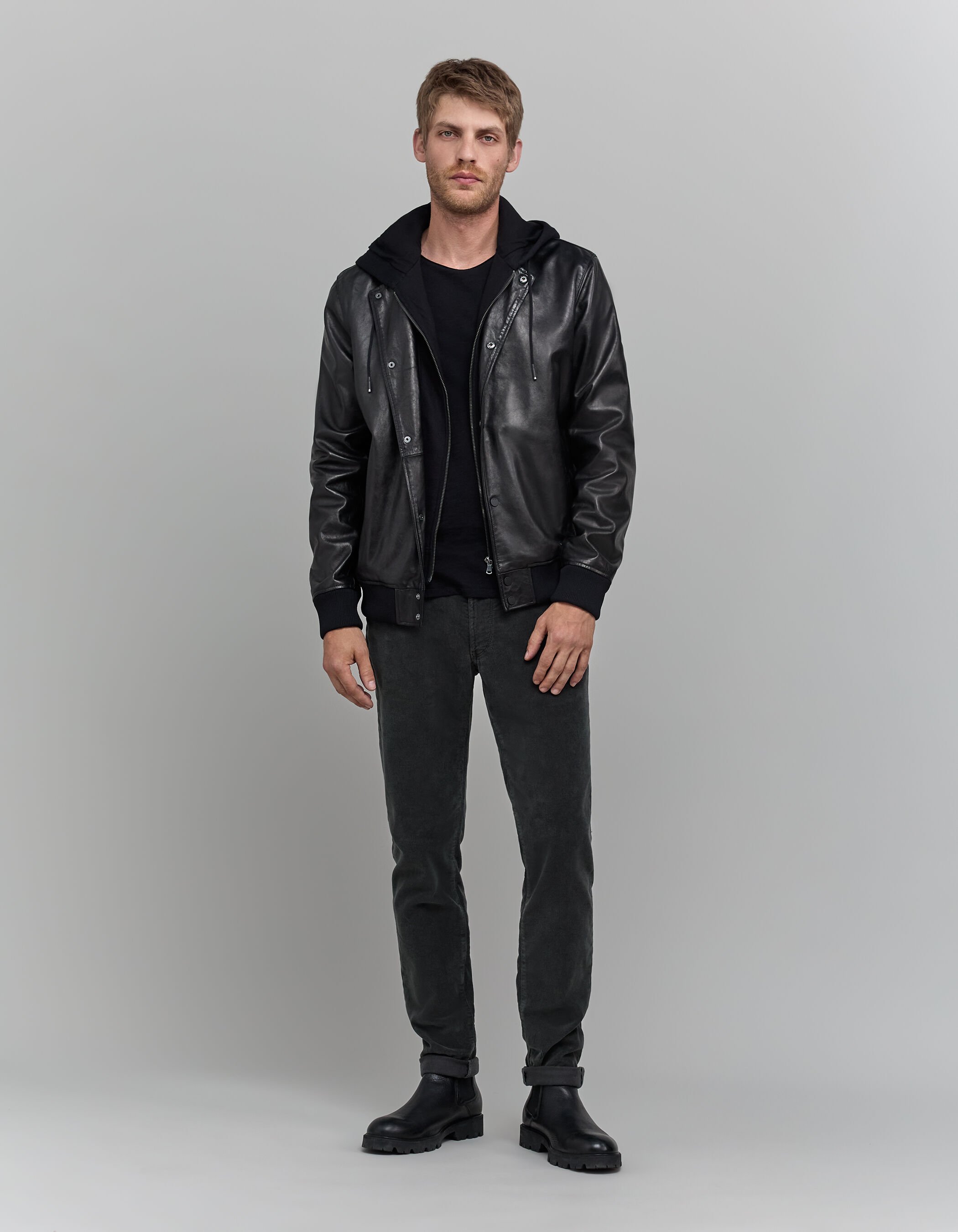 Men s SLIM bitumen corduroy pants IKKS