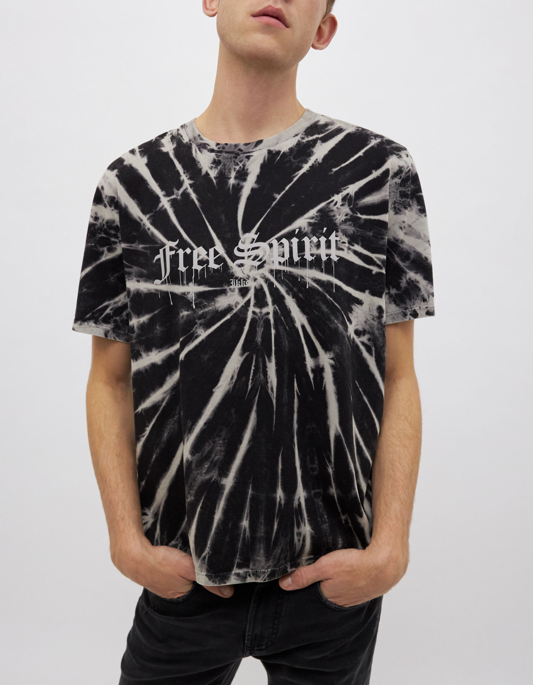 Tie dye zwart hotsell shirt