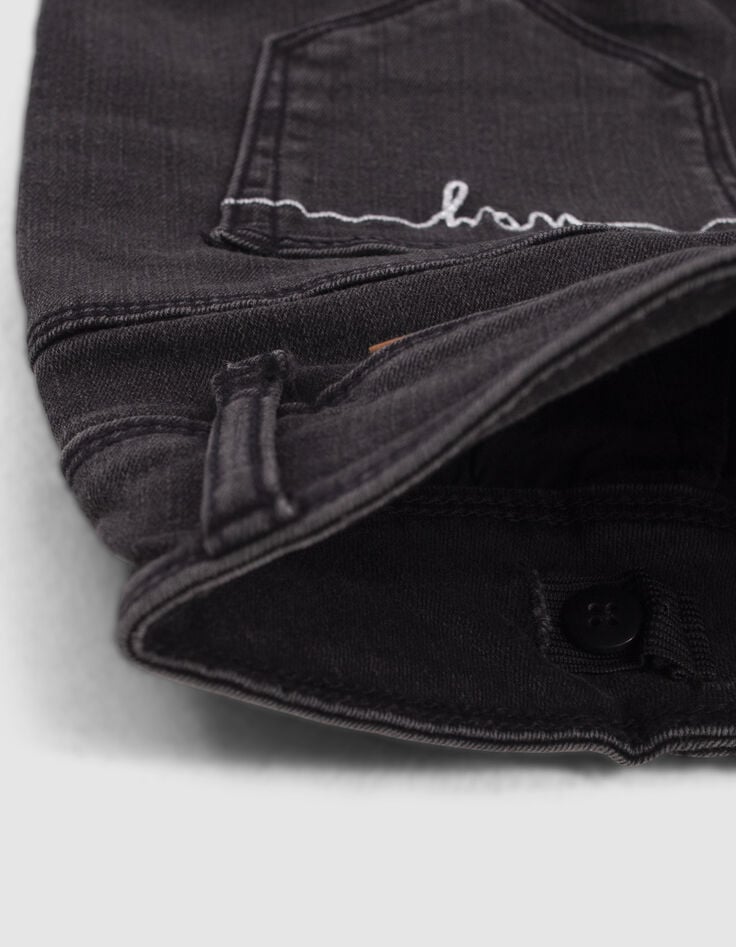 Vaqueros bootcut grises bolsillo detrás bordado niña-5