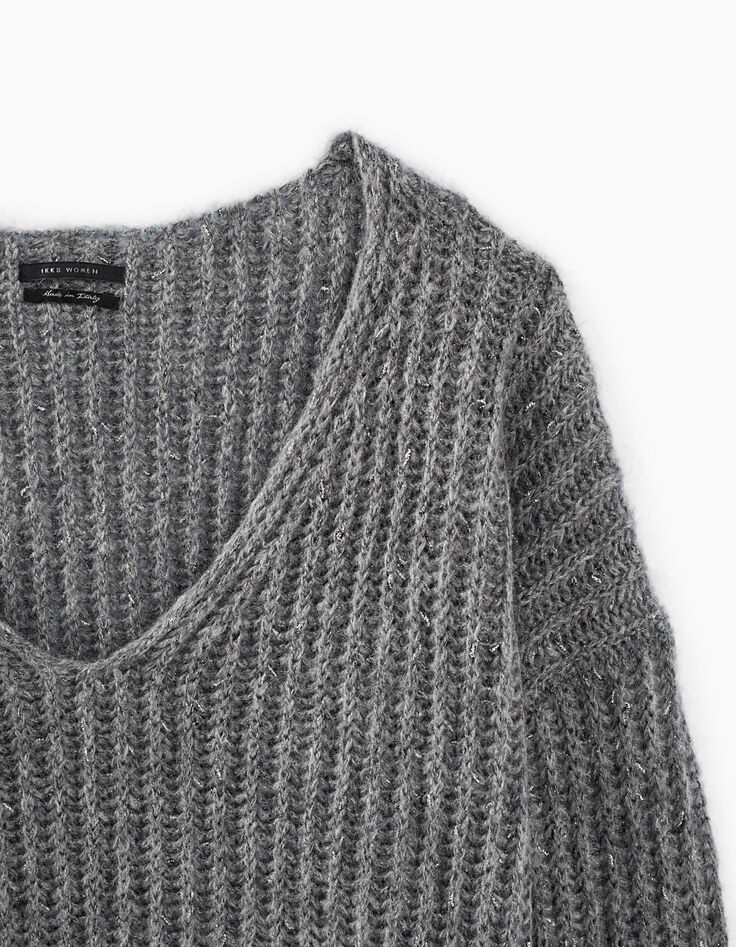 Grauer Damenflauschstrickpullover mit V-Ausschnitt-2