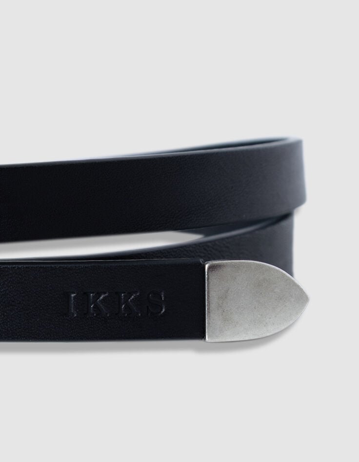 Cintur&oacute;n fino de mujer de piel negra con hebilla met&aacute;lica-3