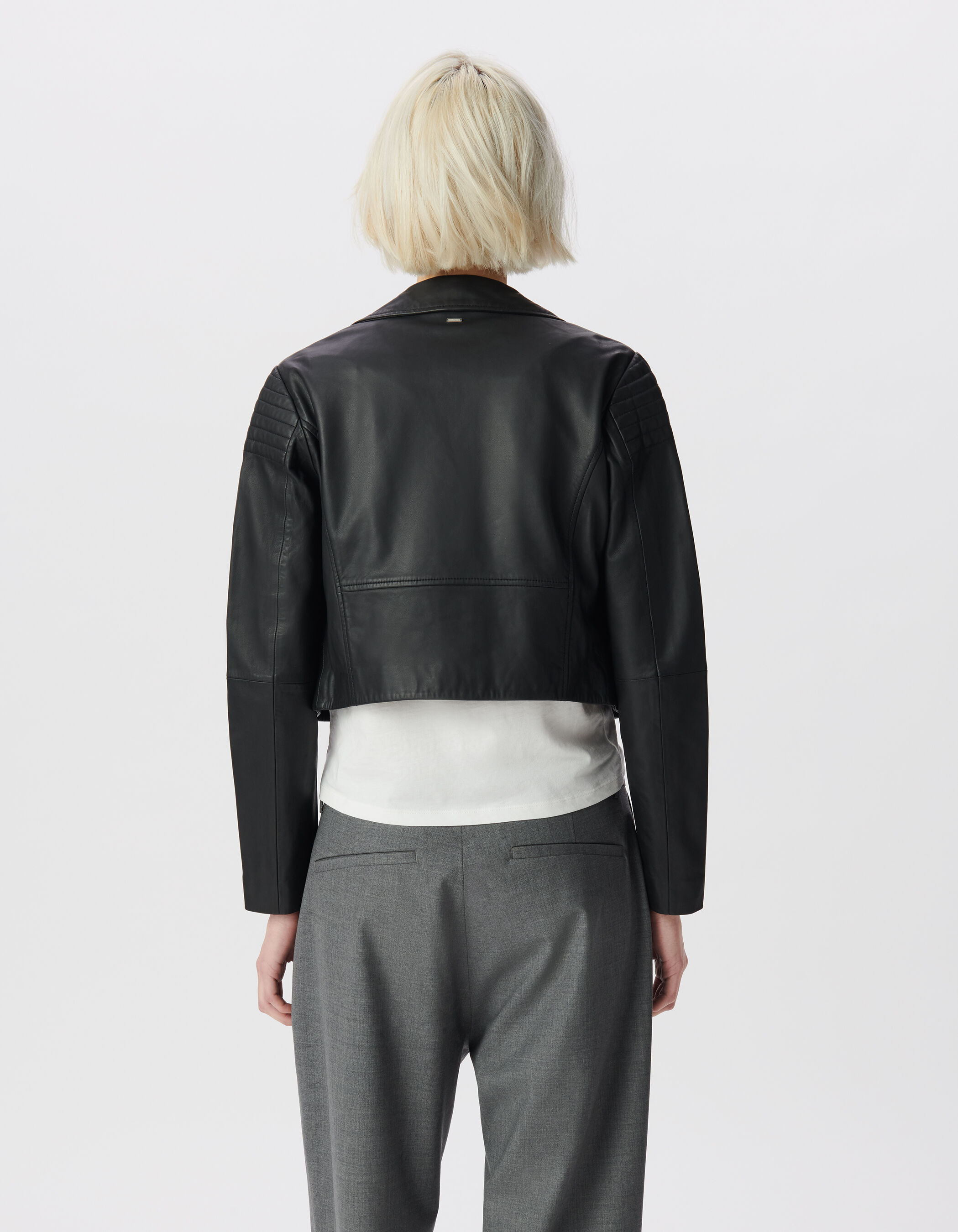 Blouson court en cuir d agneau epaules matelassees femme IKKS