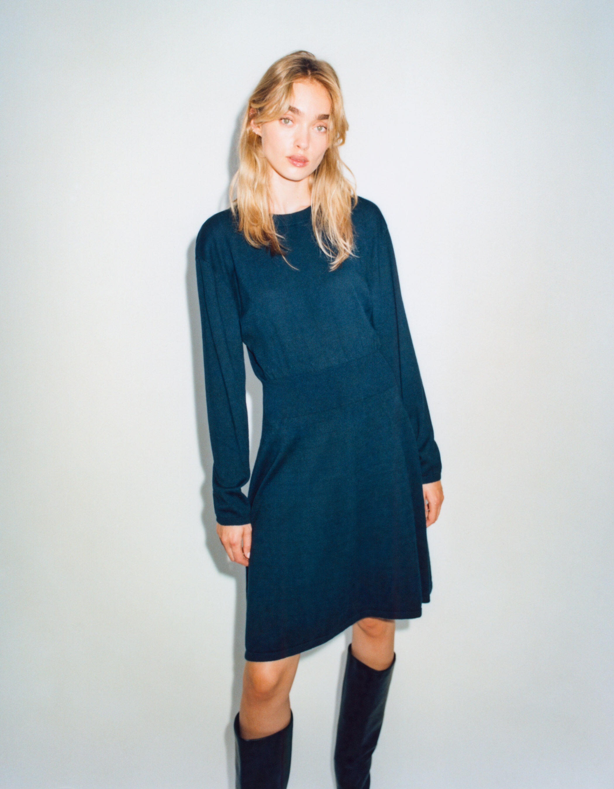 Robe pull marine tricot avec boutons bijou Femme