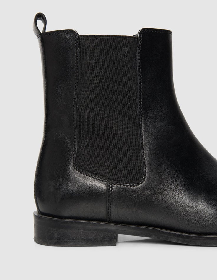 Women’s black leather pointed-toe Chelsea boots-5