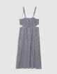 Vestido mido negro estampado Vichy y flores niña-6