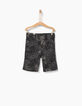Bermudas chino negras estampado hojas niño -1