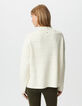 Weißer Damen-Pullover mit Lochmuster-4