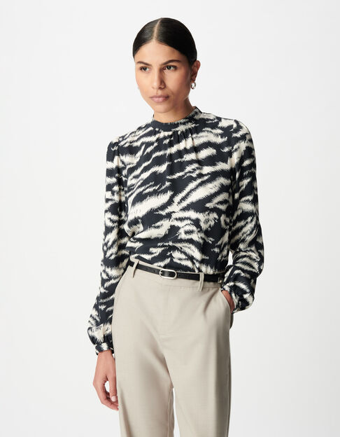 Mujer blusa negra con estampado de cebra - IKKS