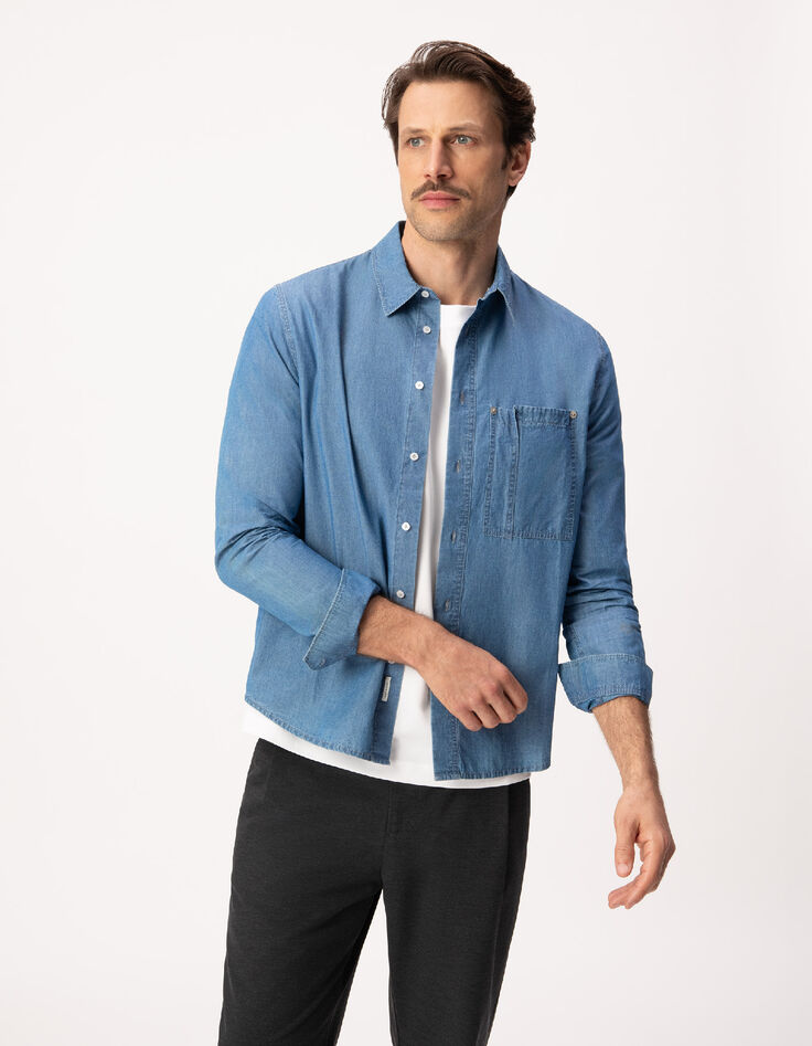 Blaues Chambray-Hemd f&uuml;r Herren mit asymmetrischer Tasche-1