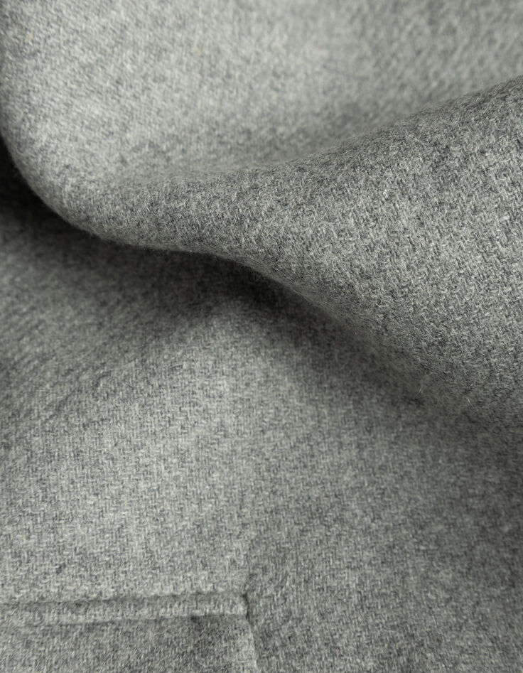 Abrigo gris botonadura asim&eacute;trica mujer-10