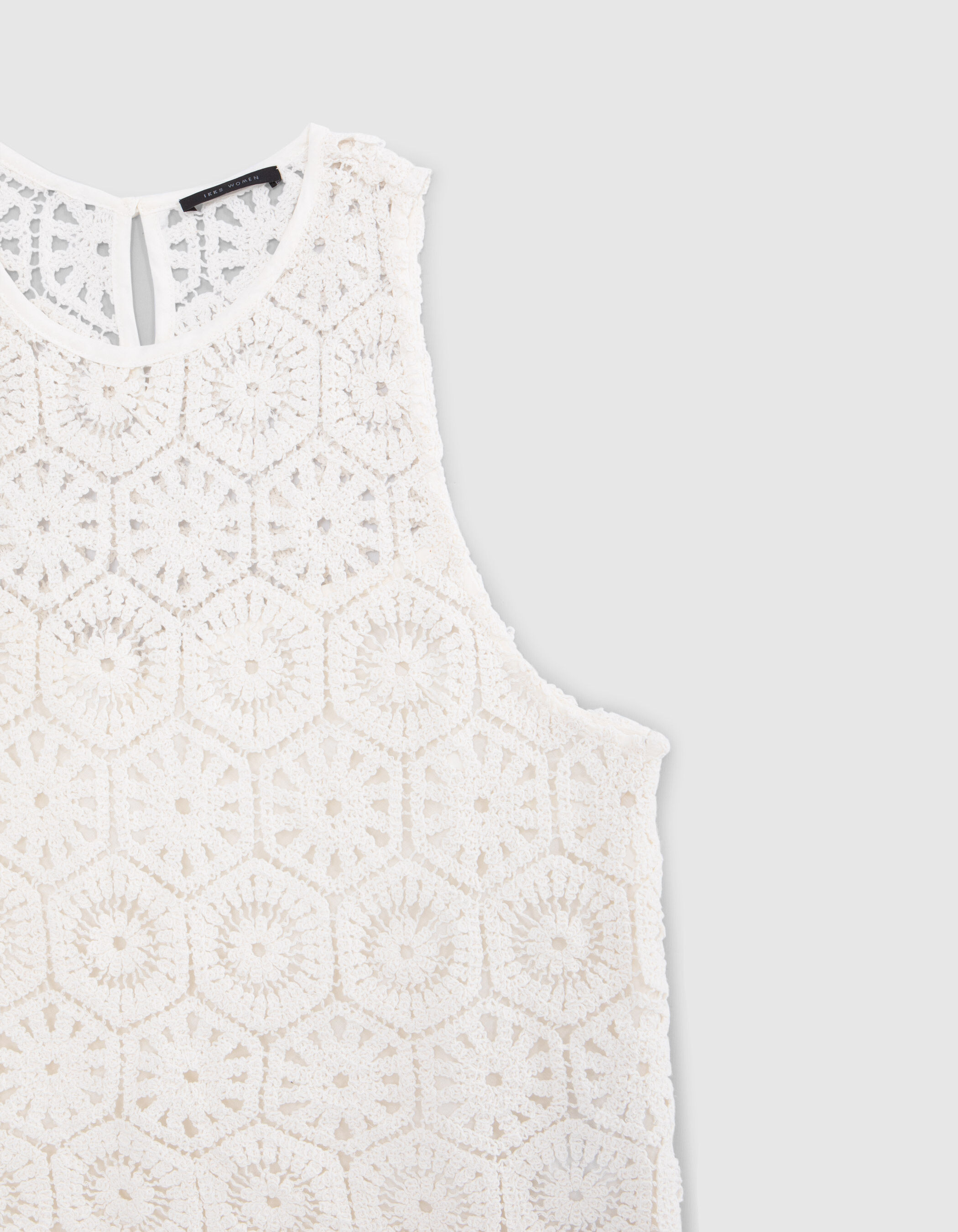 ORGUE オルグ　cut gather tops 白 Long Sleeve Round Collar Shirring Blouse | Metamorphose