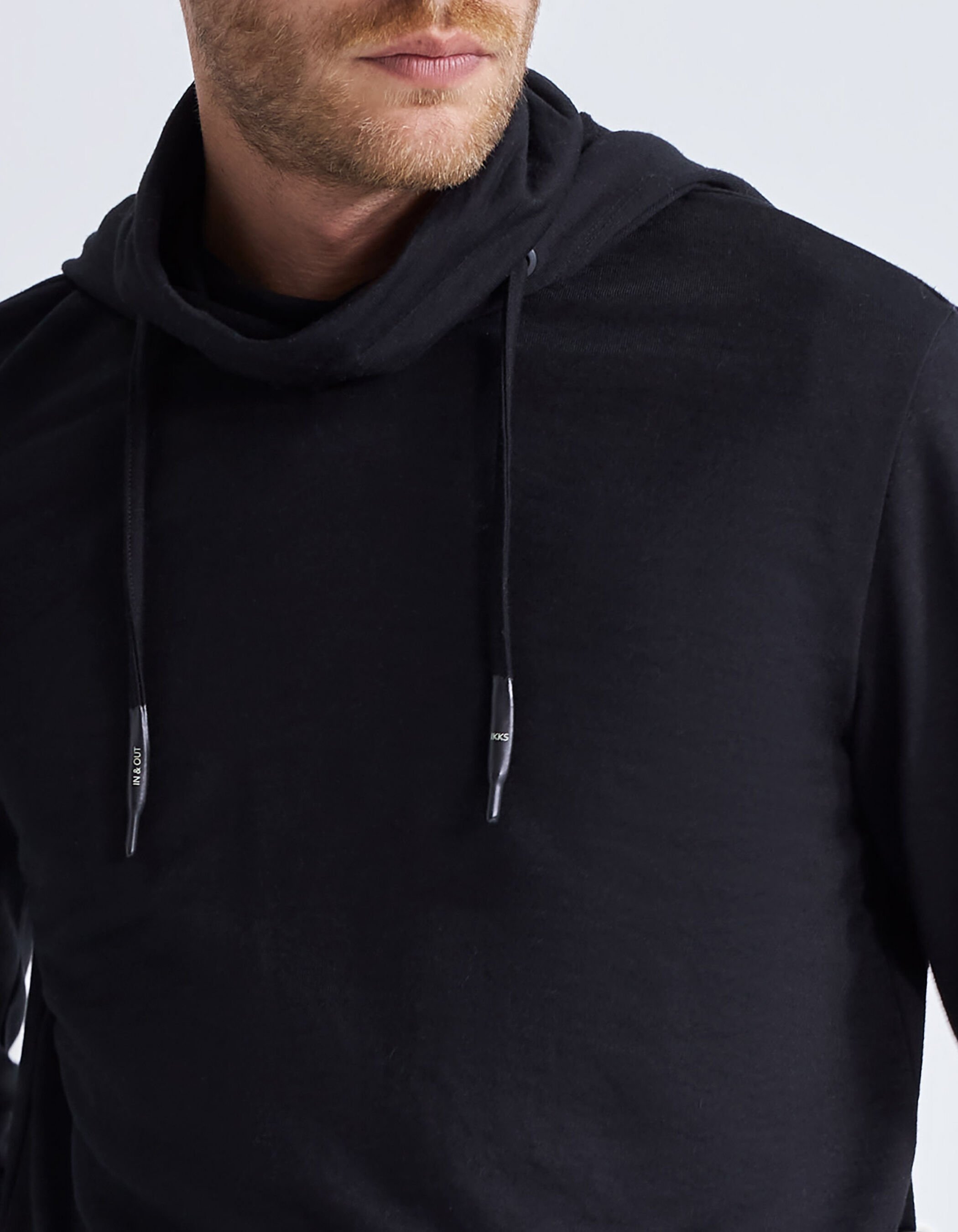 Zwart T shirt met opstaande kraag en kap Heren