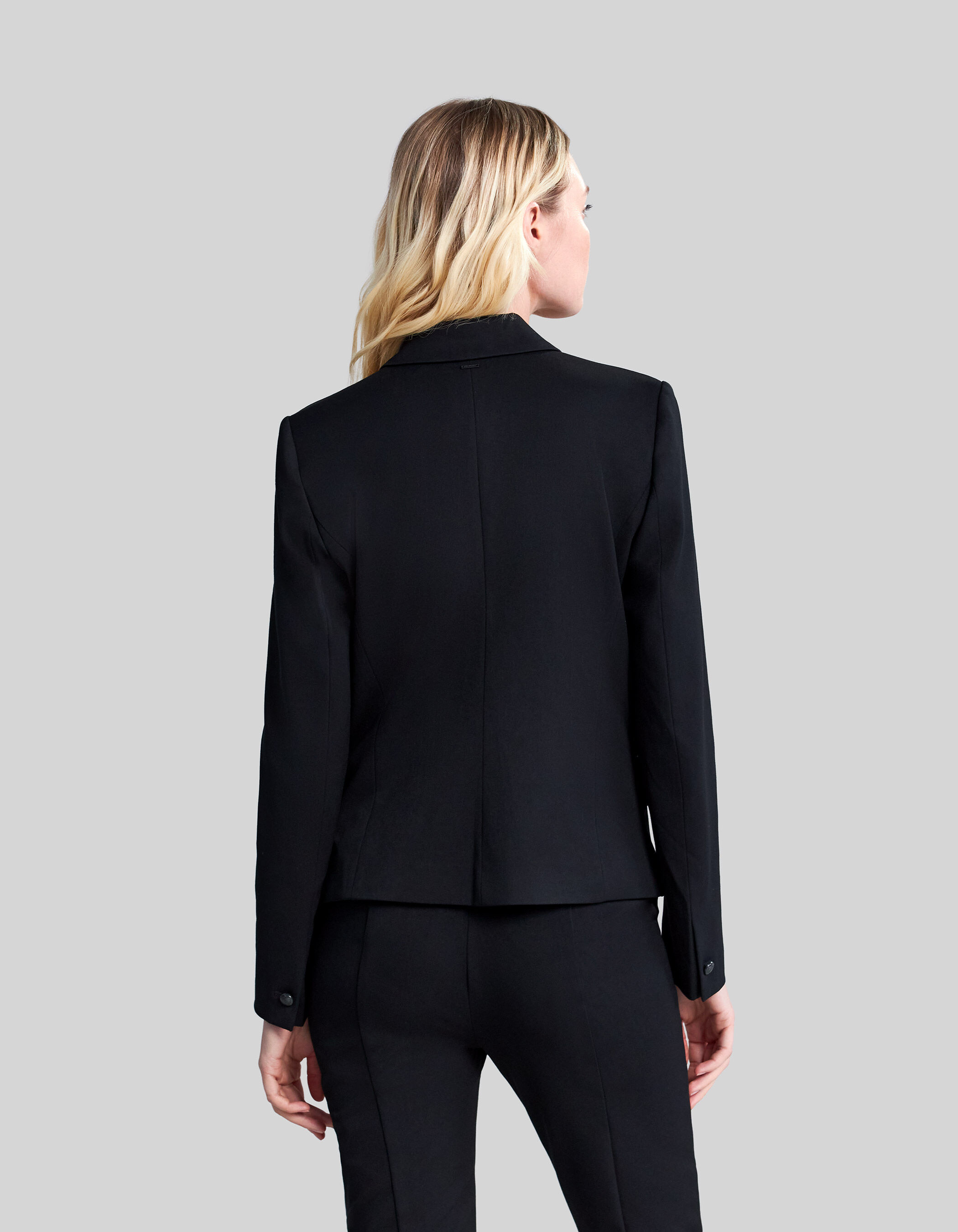 Schwarzer anliegender Damentwillblazer