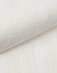 Witte vloeiende damesblouse met kanten ruches-9